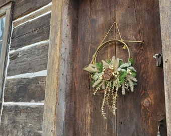 CHRISTMAS HORN  floral door or wall WREATH alternative