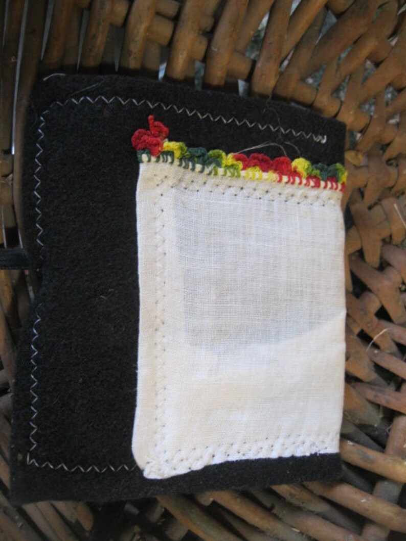 VINTAGE LiNEN KEEPSAKE POUCH with American Flag Pledge card holder