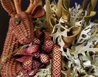 REINDEER basket CENTERPIECE dried flowers decoration