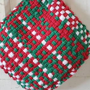 WOVEN POTHOLDER hot pad  TRIVET red and  green