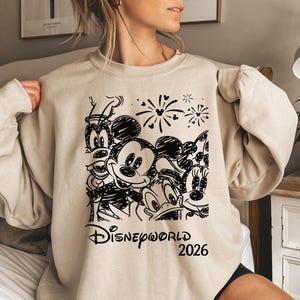 Retro Disneyworld 2026 Shirt, Retro Walt Disney Shirt, Disneyworld Matching Shirt, Disney Vacation Matching Shirt, Mickey And Friends Shirt. imagem 11