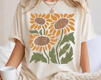 Comfort Colors® Retro Sunflower Shirt, Vintage Floral Tee, Boho Wildflower T-Shirt, Cottagecore Flower Shirt, Botanical Gift for Her