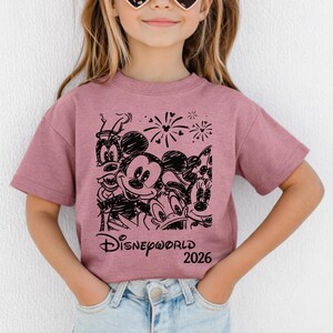 Retro Disneyworld 2026 Shirt, Retro Walt Disney Shirt, Disneyworld Matching Shirt, Disney Vacation Matching Shirt, Mickey And Friends Shirt. imagem 6