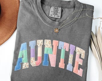 Comfort Colors® Auntie Shirt, Aunt Blue Floral Faux Patchwork Shirt, New Aunt Gift, Pregnancy Reveal To Aunt, Baby Announcement Gift Idea