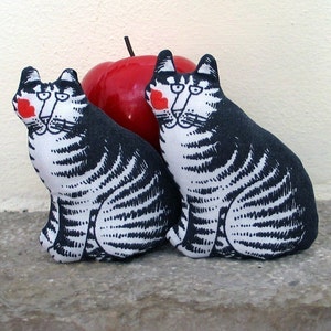 A pair of two CATNIP Toys 4.5 x 3 Inches KLIBAN Fabric - Strong ORGANICALLY Grown Catnip