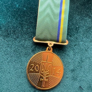 UKRAINE Medal Ukrainian Award &quot;Volunteer ATO 2014&quot; Honor Courage  Military army UA Armed Forces of Ukraine (18)
