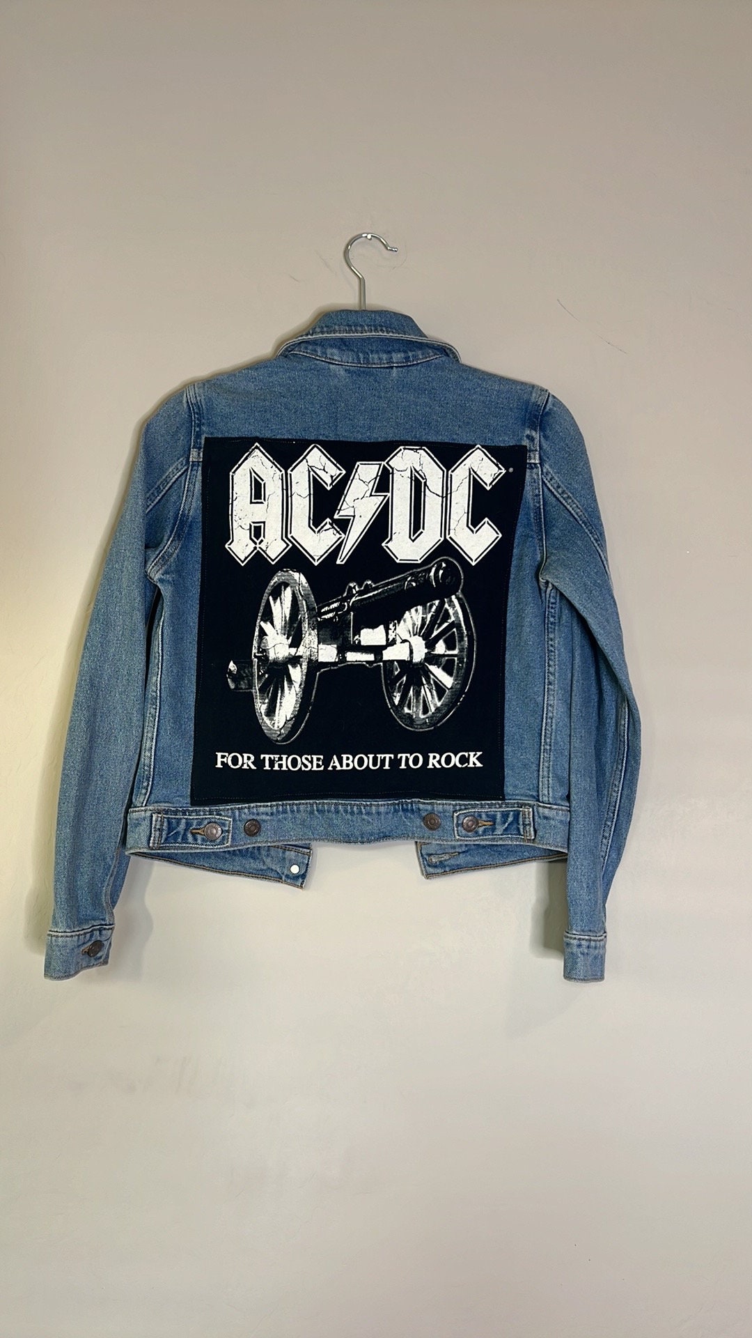Cropped Denim Jean Jacket W Rock Band Patches Buttons Front & Back Forever 21