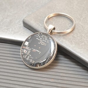 Llavero de circuito impreso, regalo para ingeniero informático, regalo para el Día del Padre, tecnología portátil, tecnología de la información, llavero negro, regalo geek para él