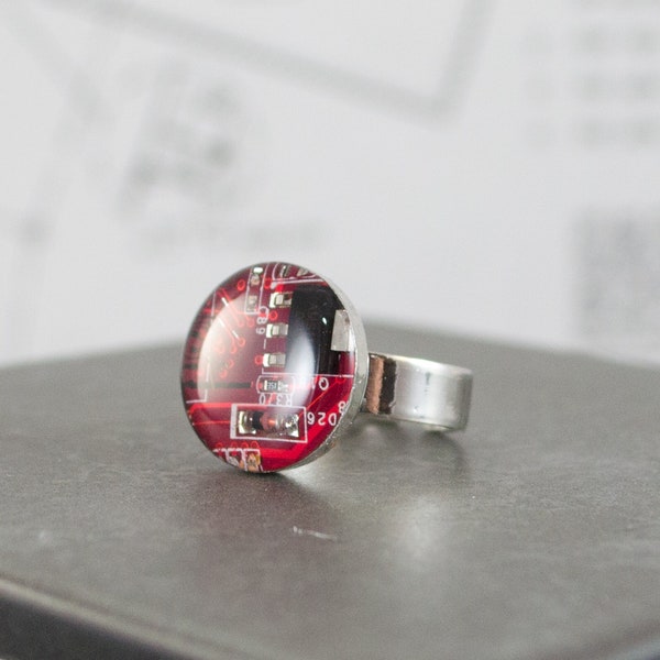 Bague réglable rouge pour circuit imprimé recyclé, bijoux pour ordinateur, bague pour carte mère recyclée, cadeau pour ingénieur informaticien, bijoux pour ingénieur logiciel