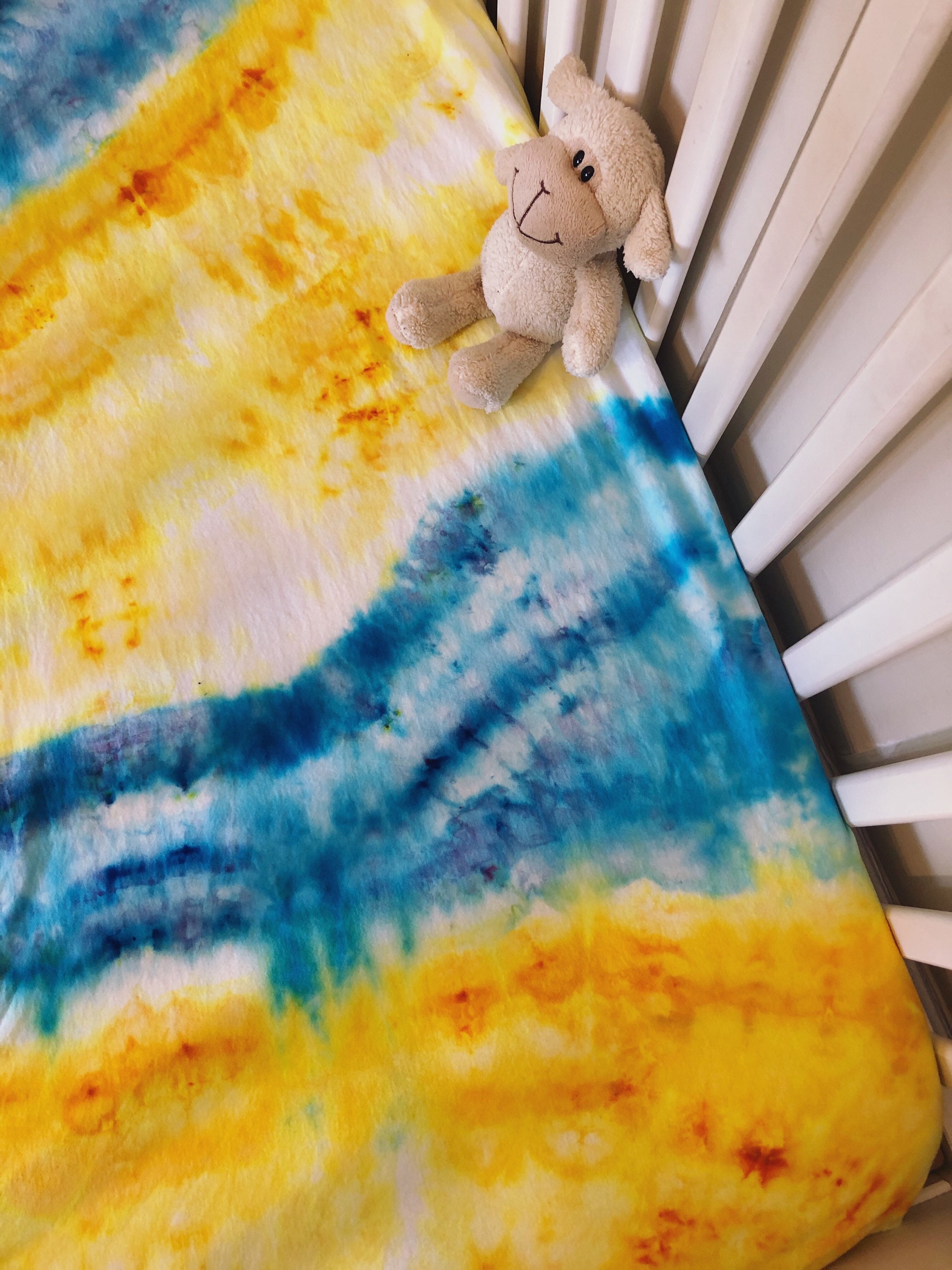 SAMPLE SALE! Tie Dye Crib Sheet