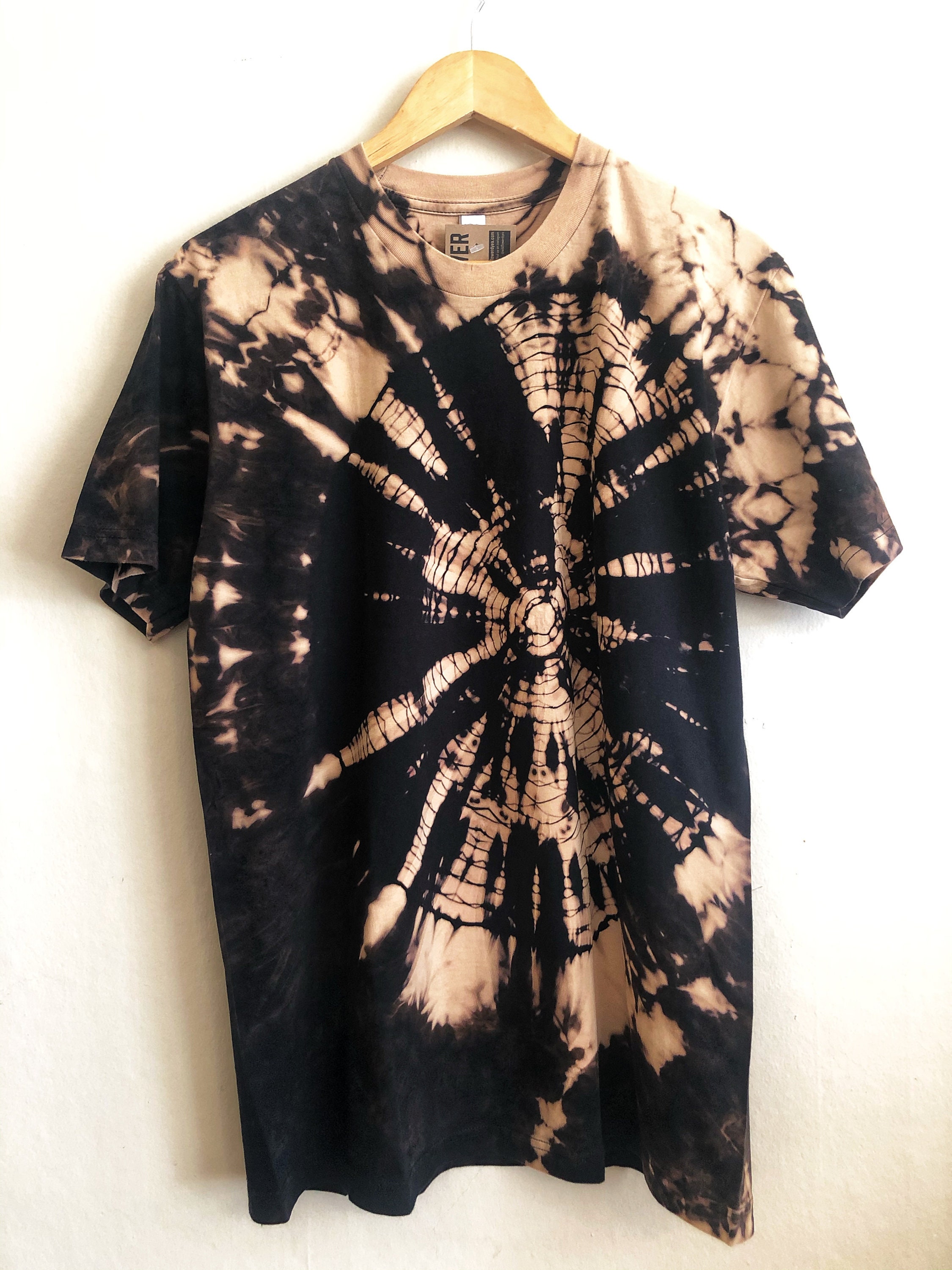 how to tie dye a white shirt with bleach