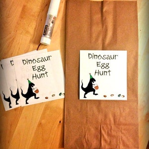 PDF: Dinosaur Egg Hunt Bag Labels Digital File DIY Printable Fits Standard Paper Lunch Bag Easter image 1