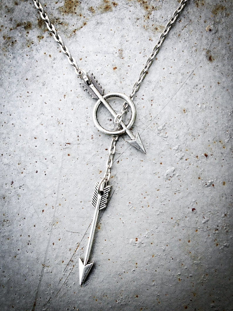 Double Arrow Circle Archer Lariat Necklace, Bow Quiver image 2