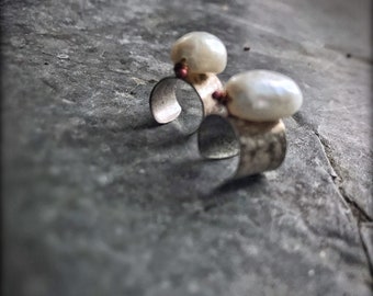 Pearl Ear Cuffs, Freshwater Pearl Ear Cuffs, Mod Minimal Ear Cuffs, curated lobe, holiday gift, bridal jewelry, bridesmaid gifts