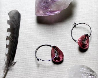 Shy Little Violet // vintage purple crystal teardrop earrings - so pretty!