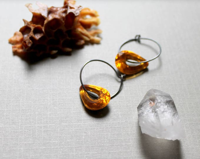 Honey // vintage yellow glass crystal earrings - so pretty!