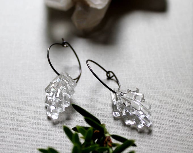 Frosty Grove // clear lucite pine needle earrings