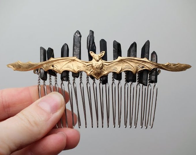 Night Hunter // bat and raw black crystal hair comb