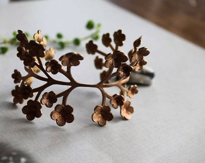 May Flower // vintage raw brass flower bracelet