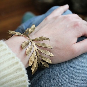 Fern Frond // vintage brass leaf bracelet image 3