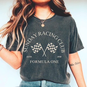 Sonntag Racing Club T-Shirt UNISEX Comfort Colors® F1 Merch Trendy Ästhetisches Übergroßes T-Shirt Racing Kleidung Paddock Club Formel 1 Fan Geschenk