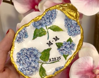 Personalized Seashell (oyster, scallop, clam) w/ Initials, Name, Date for Engagement/ Birthday/ Bridesmaid/ Wedding Gift