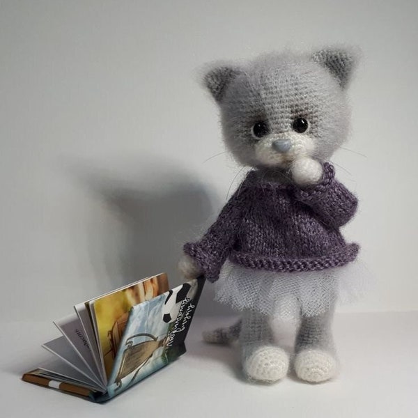 Crochet cat, Decorative Cat, Little Gray Crochet Cat, Handmade decorative cat , gray cat in a skirt , Fluffy cat crochet for her, Couple cat