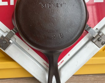 Vintage Pre Wagner SIDNEY Gusseisen SKILLET Bratpfanne # 2B Straight Logo VHTF Vollständig restauriert