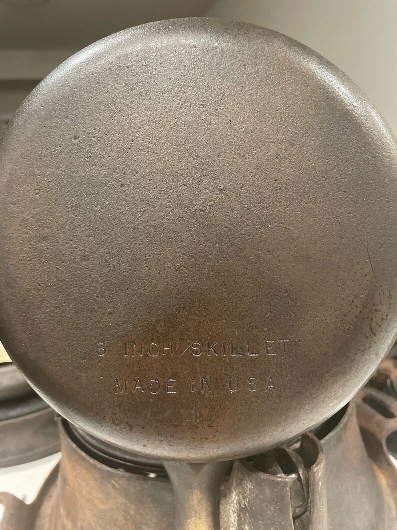 Fully Restored Unmarked Wagner Ware 5 Cast Iron Skillet image 1