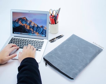 Waxed Canvas Macbook Pro Sleeve – Padded Laptop Case, Weather Repellent