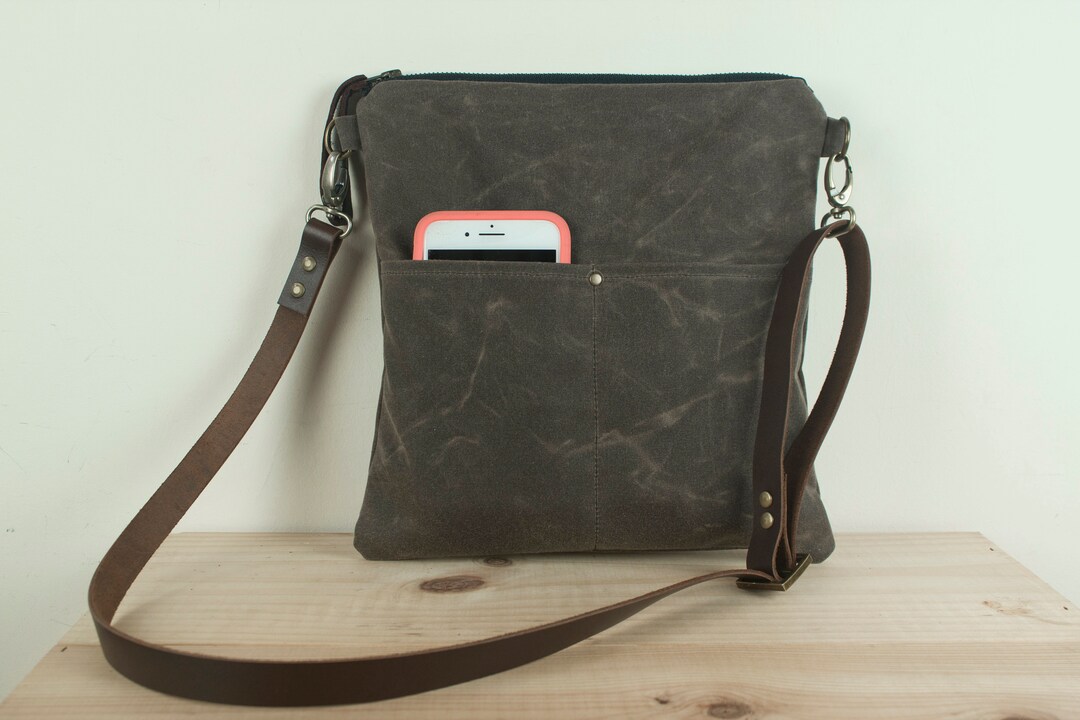 WAXED CANVAS Day Bag, Cross Body Bag, Messenger Bag With Leather Strap ...