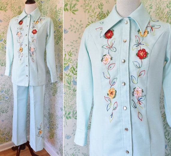 RODEO Roses 1970's Vintage Light Pastel Blue Polye