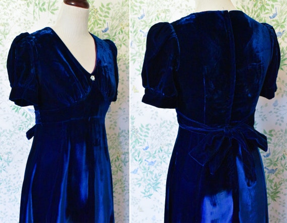 Blue VELVET 1960's 70's Vintage Dark Blue Royal V… - image 4