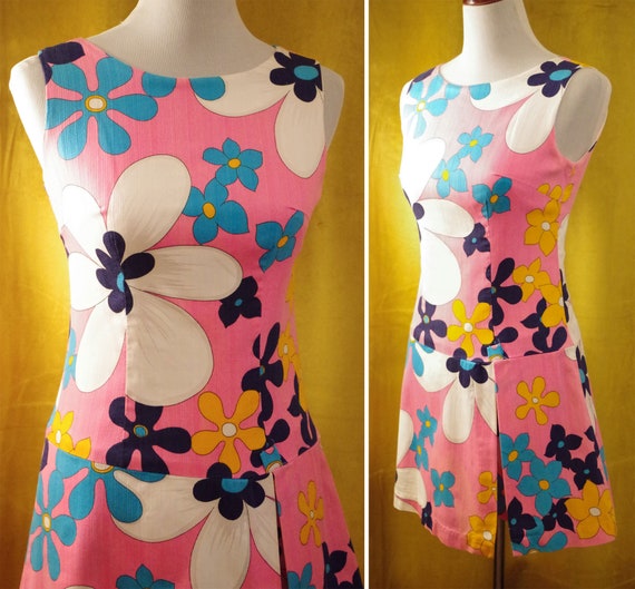 FLOWER Power 1960's Vintage Bright Pink + Blue Sle