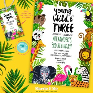 Könnte beinhalten: Eine Dschungel-Geburtstagseinladung mit weißem Hintergrund und bunten Illustrationen von Tieren wie einem Panda, einer Giraffe, einem Elefanten, einem Löwen, einem Zebra, einem Tukan und einem Affen. Der Text lautet "young wild & three" und "Join us to celebrate Alexander's 3rd Birthday!" mit Details zu Datum, Uhrzeit, Ort und RSVP-Informationen.