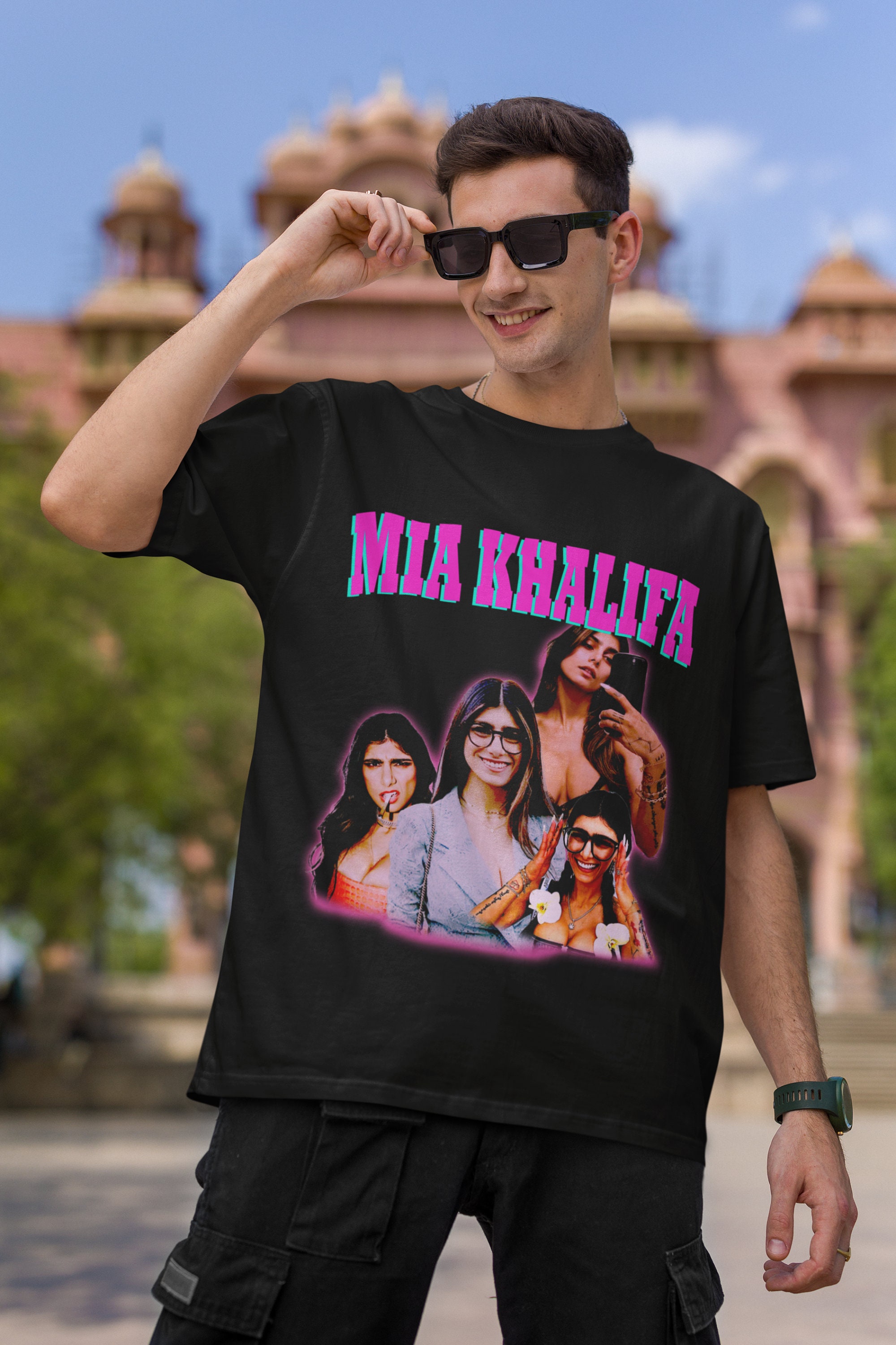 Mia Khalifa, Mia Khalifa T-shirt, Mia Khalifa Vintage T-shirt, Mia ...