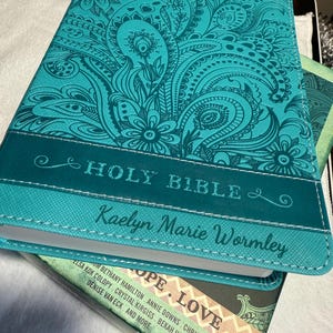 Personalized NIV Bible for Teen Girls: Growing in Faith, Hope, and Love [CARIBBEAN BLUE]