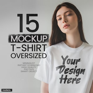 Pode incluir: Uma maquete de camiseta branca com o texto "Your Design Here" impresso na frente. A camiseta é de tamanho grande e está sendo usada por uma pessoa. A imagem é uma maquete para um design de camiseta.