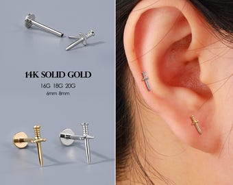 14K ソリッド ゴールド ソード/ダガー スタッド イヤリング、イエロー ゴールド/ホワイト ゴールド スレッドレス プッシュイン、フラット バック コンク/ヘリックス/軟骨/ラブレット ゴシック イヤリング