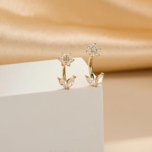 14K guldörhänge med blommigt torn, ögonbrynsring med blommönster, 16G 6 mm / 8 mm böjd skivstång, broskpiercingsmycken