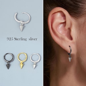 Aros con pinchos de plata de ley 925 Aros Huggie dorados y negros • Regalos personalizados • Aros colgantes • Aros atrevidos • Aros dorados diminutos