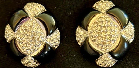 CINER Vintage Clip Earrings Circa 1990s