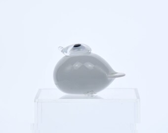 Iittala (Finland) "Kuukunen" white Puffball from Birds designed by Oiva Toikka