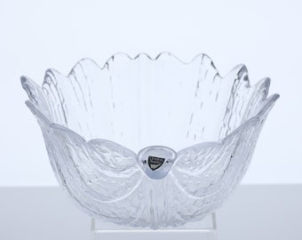 Orrefors (Sweden) "Eden" glass medium sized leaf bowl designed by Lars Hellsten 21cm