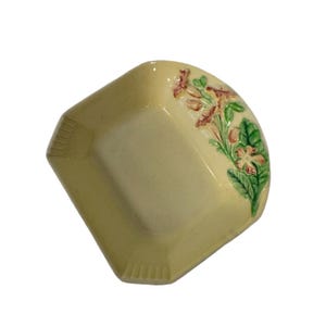 Carlton Ware (England) Australian Design Art Deco pin dish blossom design