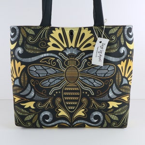 Queen Bee Shoulder Bag Purse Honey Bees handbag tote