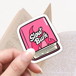 Adesivo de livro rosa com queima lenta I Adesivo de romance picante fofo para amantes de livros, diários e Kindles I Adesivos literários