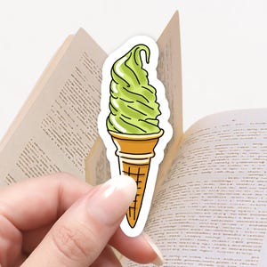 Matcha Soft Serve Eis Aufkleber | Süßer Aufkleber für Kindles, Laptops & Wasserflaschen | Perfektes Geschenk für Eiscreme-Liebhaber