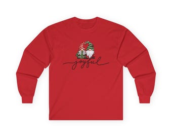 Camiseta navideña de manga larga con alegres gnomos, espíritu navideño