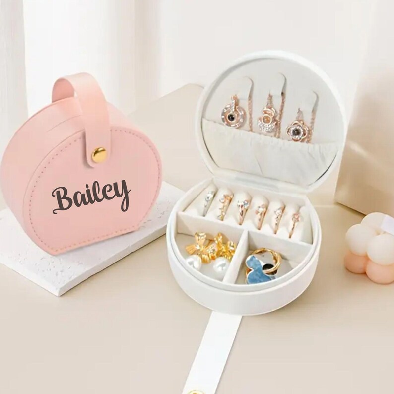 Personalized Jewelry Box for Daughter Gift Idea for Bridesmaid Gift Box with Engraved Name Design Custom Name Travel Jewelry Case for Her bild 4